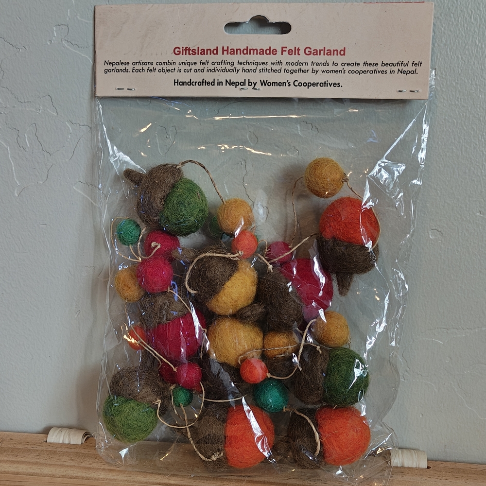 Giftsland Handmade Felt Garland - Multicolor Felt Ball String